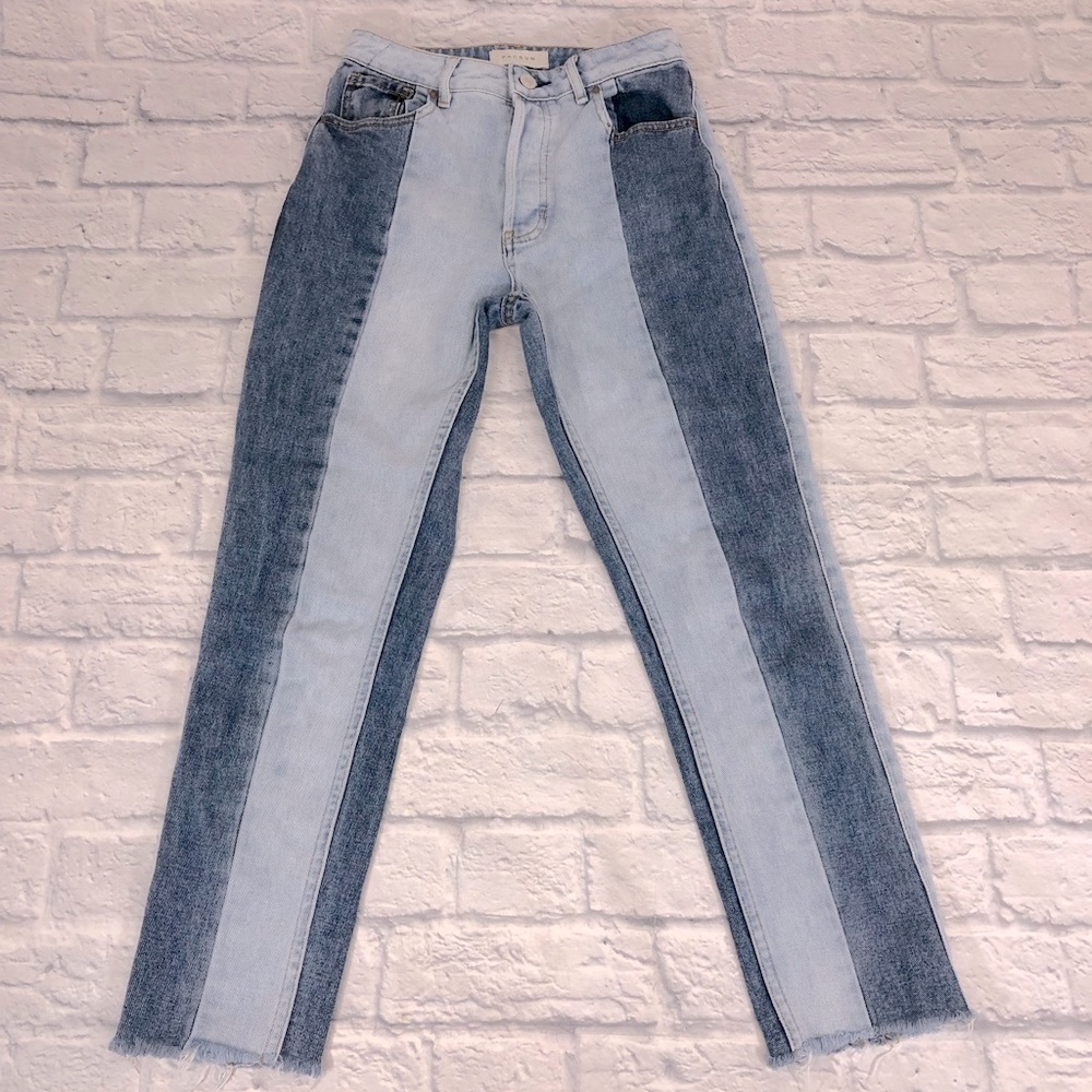 Pacsun Mom Jeans Button Fly Two toned blue denim Distressed style Size 25